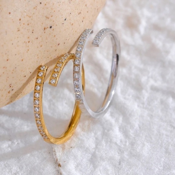 NEW Gold or Silver CZ Adjustable Twist Ring - Picture 3 of 14